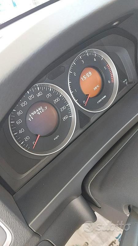 Usata Volvo V60 Kinetic 115 CV (84 kW) 2012 Bianco Station wagon