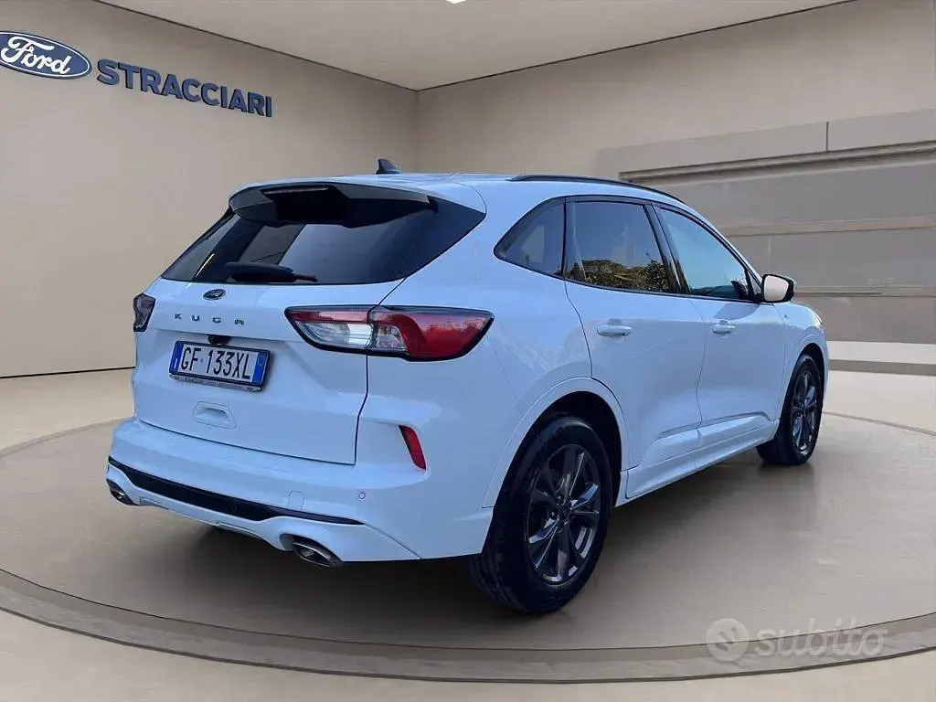 Usata Ford Kuga ST-Line 120 CV (88 kW) 2022 Bianco pastello SUV