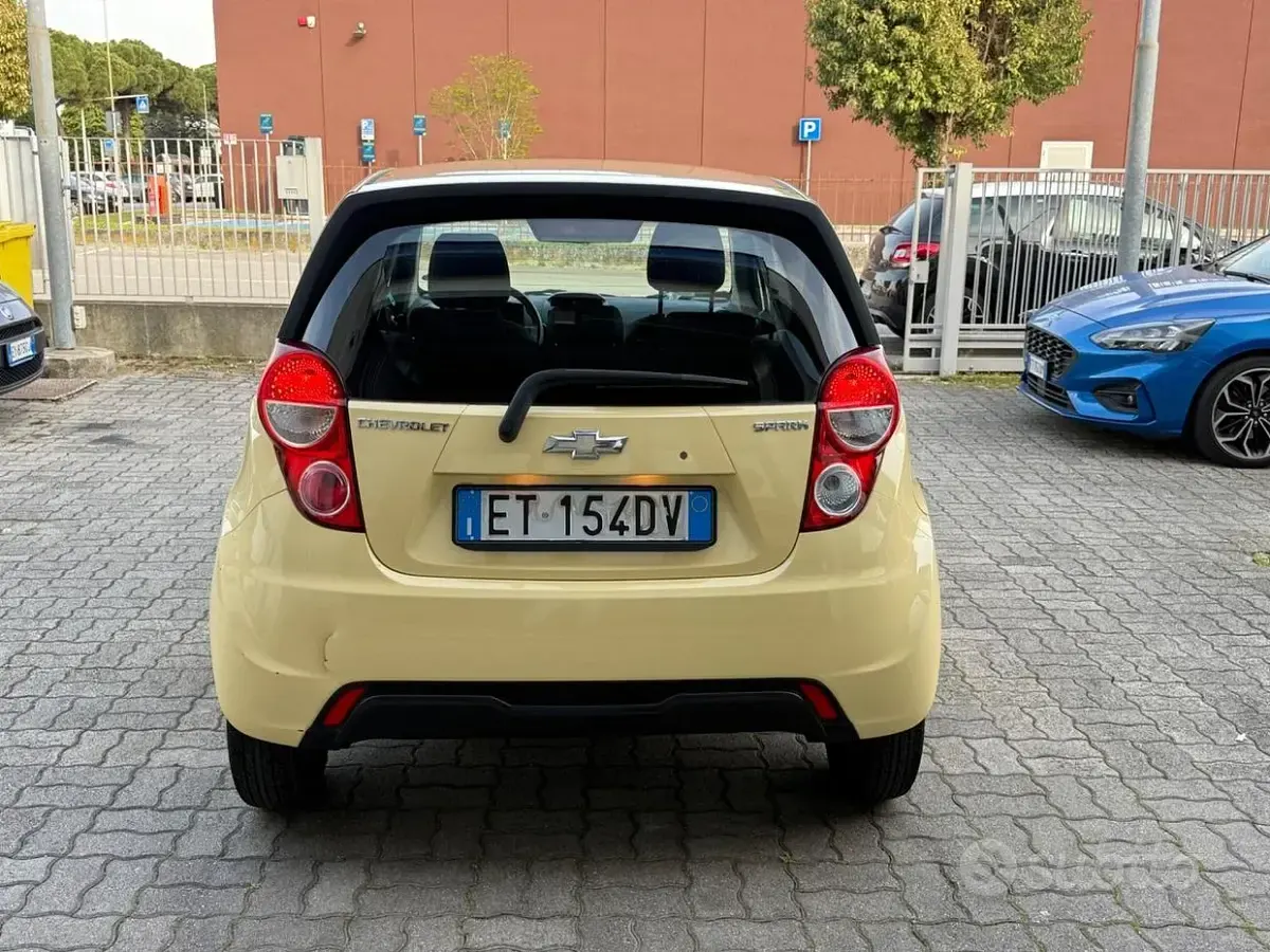 Begagnad Chevrolet Spark LS 68 HK (50 kW) 2013 Gul Halvkombi