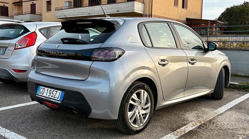 Usata Peugeot 208 75 CV (55 kW) 2021 Grigio Utilitaria