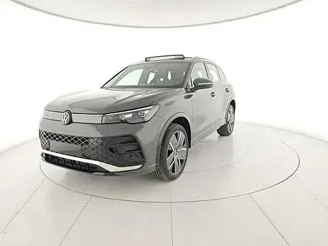 Nuova VW Tiguan R-line Plus 193 CV (141 kW) 2026 Nero SUV