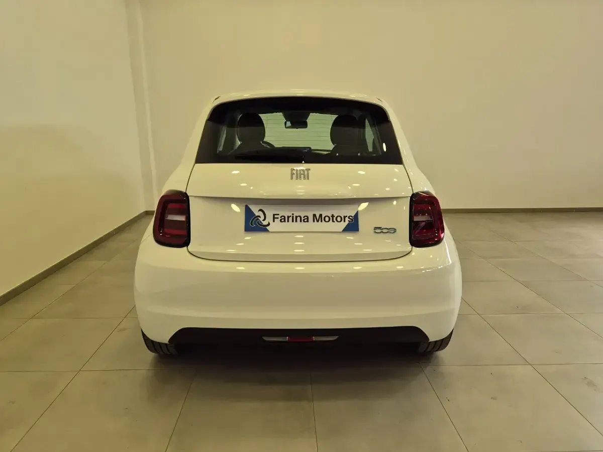 Brugt Fiat 500e Action 86 kW (118 HK) 2023 Hvid Sedan