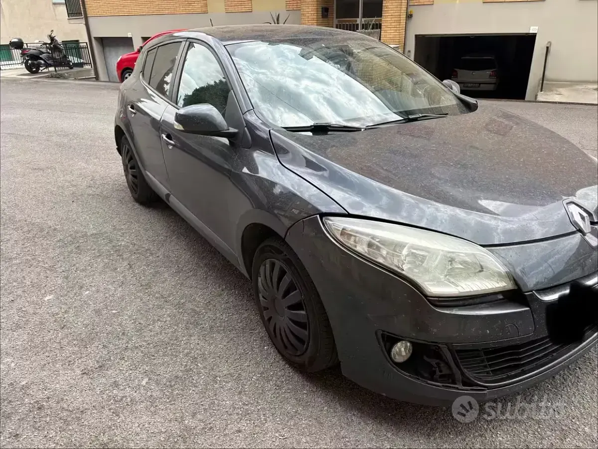 Usata Renault Mégane III 110 CV (80 kW) 2013 Grigio Berlina