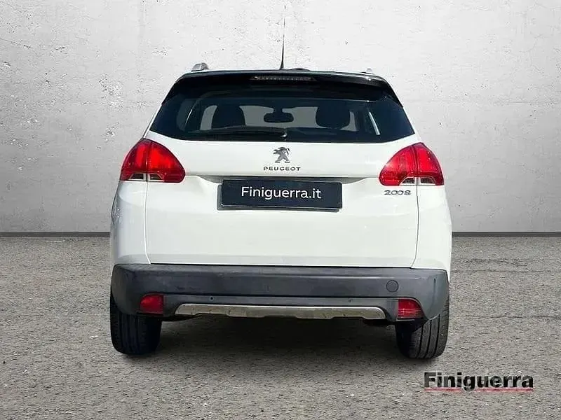 Usata Peugeot 2008 Allure 120 CV (88 kW) 2015 Bianco SUV