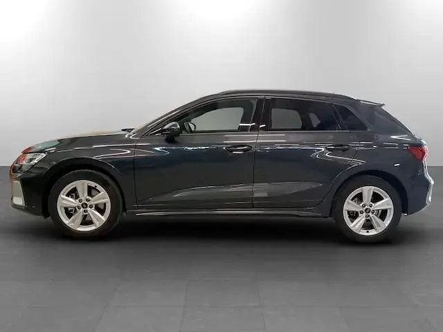 Usata Audi A3 Business 150 CV (110 kW) 2024 Grigio manhattan metallizzato Berlina