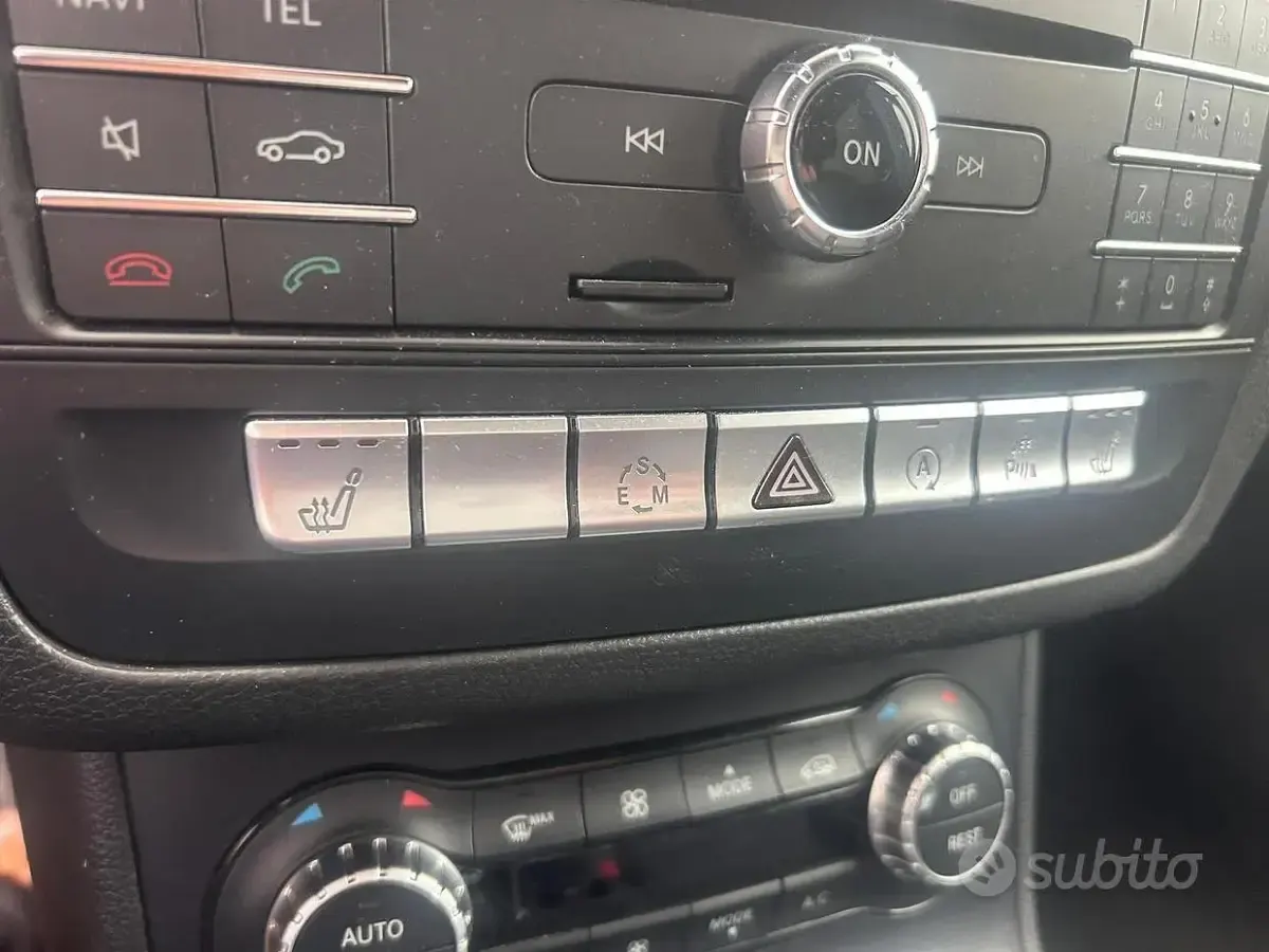 Usata Mercedes B200 156 CV (114 kW) 2016 Nero Utilitaria