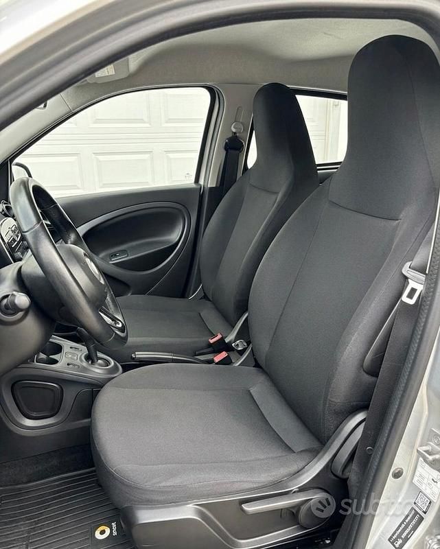 Usata Smart ForFour Passion 71 CV (52 kW) 2019 Nero Utilitaria