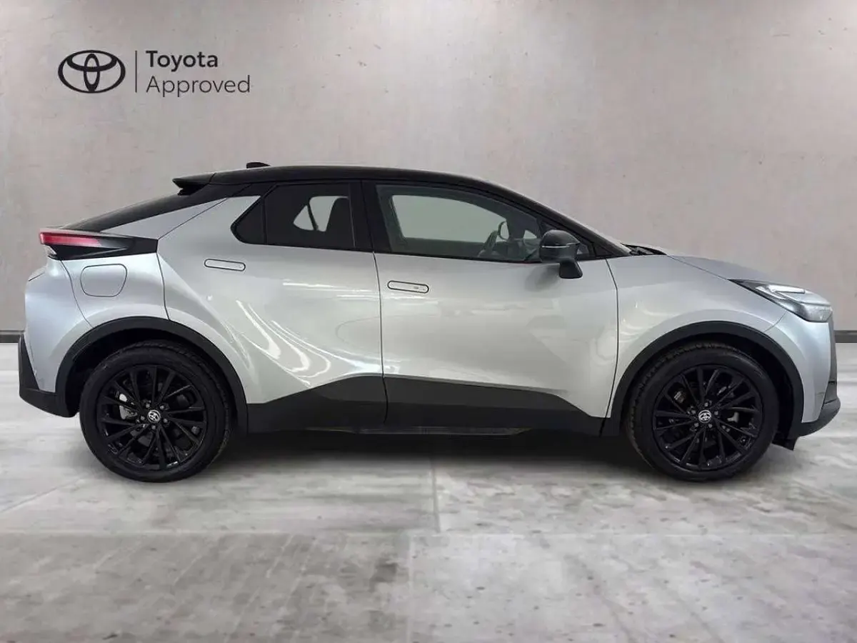 Usata Toyota C-HR Sport 152 CV (111 kW) 2025 Argento SUV