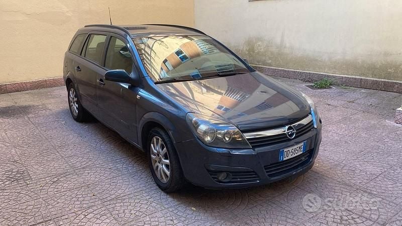 Blu Usata 2006 Opel Astra Station wagon | 1500 € (Buon prezzo) - Immagine 1/4