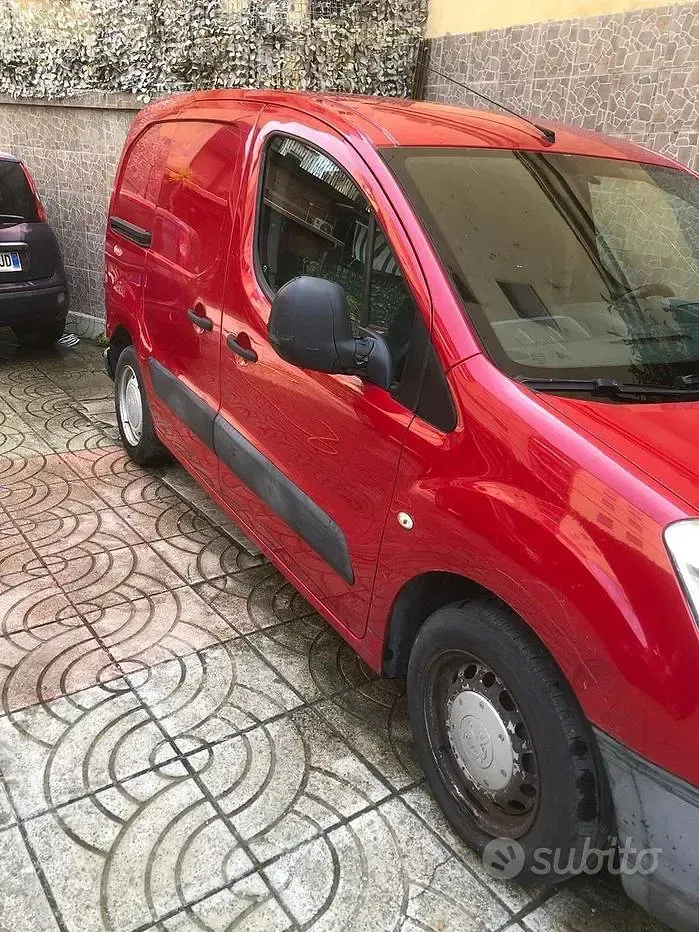 Usata Peugeot Partner 90 CV (66 kW) 2010 Rosso Monovolume