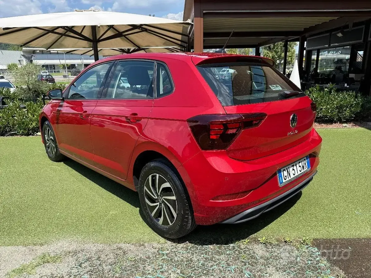 Usata VW Polo Life 95 CV (69 kW) 2023 Rosso Utilitaria
