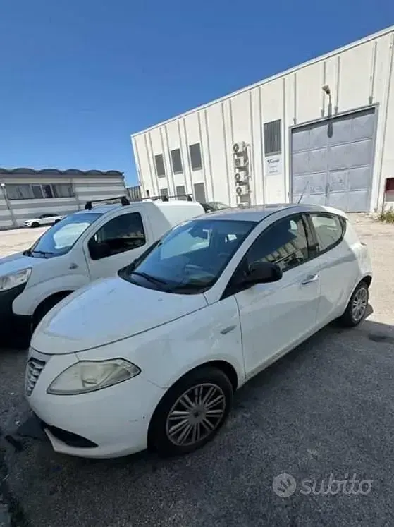 Usata Lancia Ypsilon 69 CV (50 kW) 2012 Utilitaria