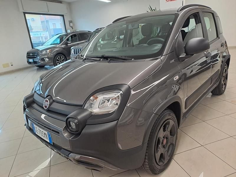 Usata Fiat Panda Cross Cross 70 CV (51 kW) 2021 Viola Utilitaria