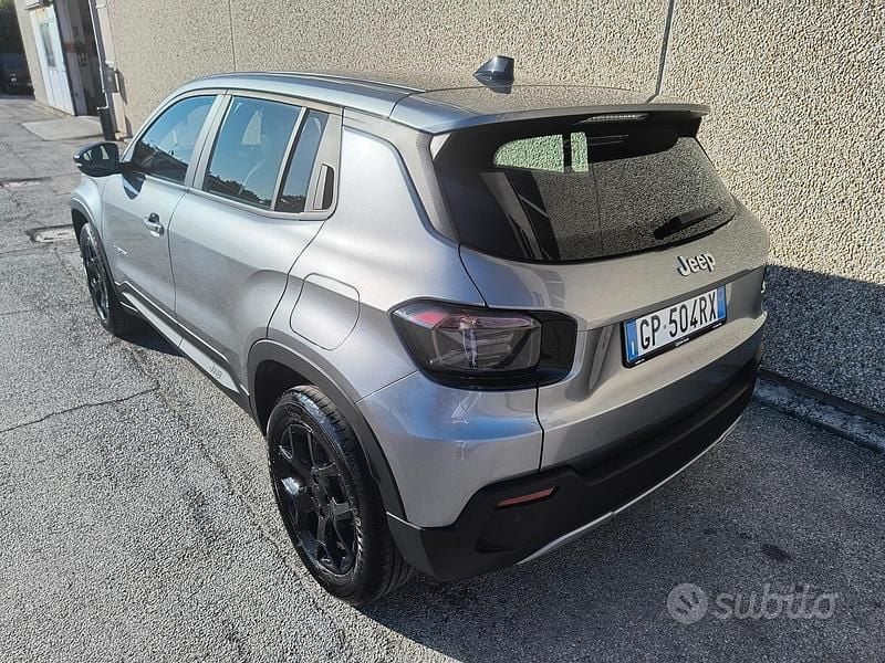 Usata Jeep Avenger Altitude 100 CV (73 kW) 2023 Grigio SUV