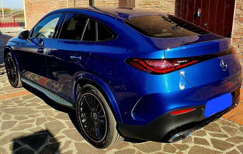 Usata Mercedes GLC220 AMG 194 CV (142 kW) 2023 Blu/azzurro Coupé