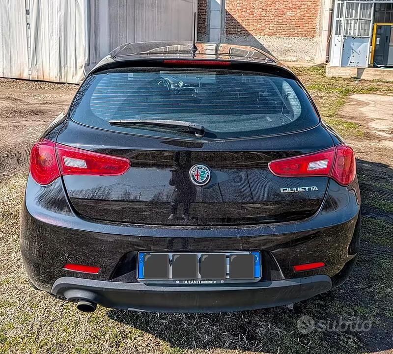 Usata Alfa Romeo Giulietta 120 CV (88 kW) 2017 Nero Utilitaria