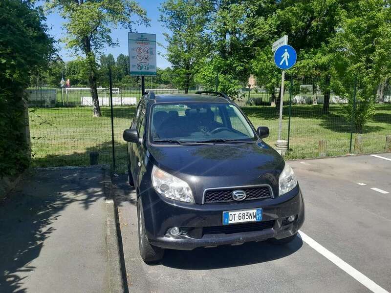 Nero Usata 2009 Daihatsu Terios SUV | 5500 € (Buon prezzo) - Immagine 1/4