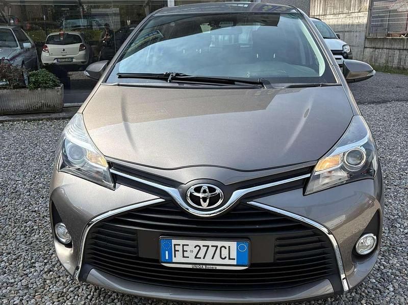 Usata Toyota Yaris Lounge 101 CV (74 kW) 2016 Other Berlina