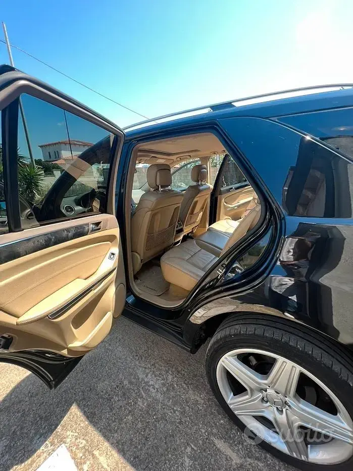 Usata Mercedes ML320 224 CV (164 kW) 2009 Nero SUV