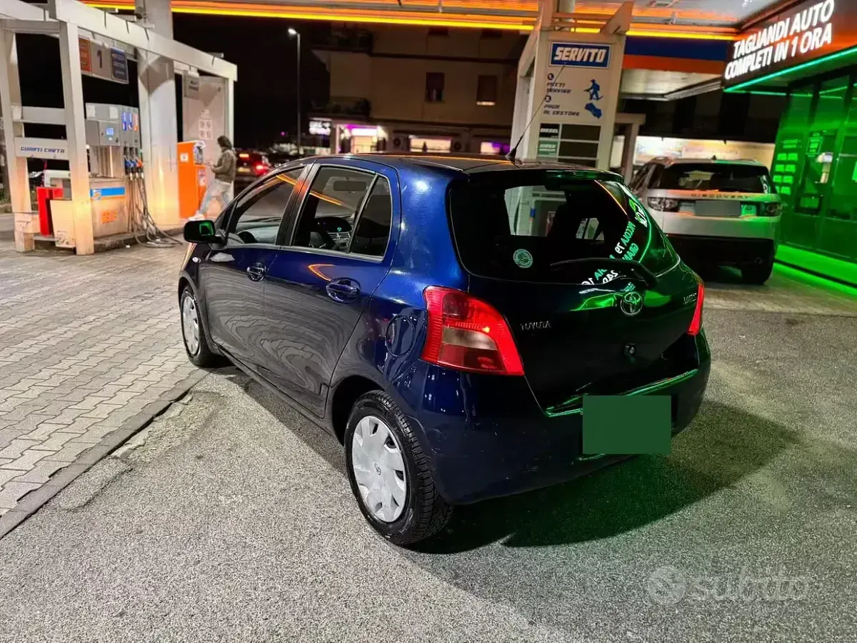 Usata Toyota Yaris 65 CV (47 kW) 2016 Bluazzurro Station wagon