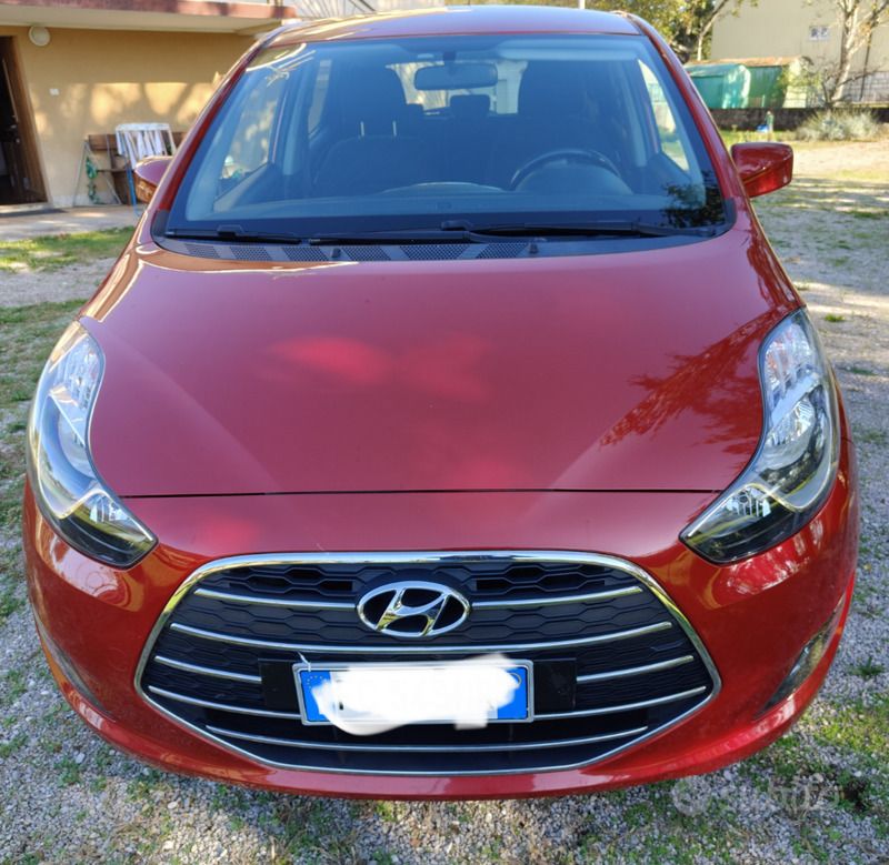 Rosso Usata 2016 Hyundai ix20 Comfort Due volumi | 8000 € (Buon prezzo) - Immagine 1/4