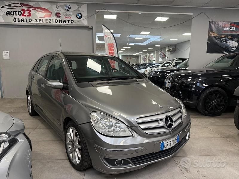 Usata Mercedes B200 140 CV (102 kW) 2008 Grigio Monovolume