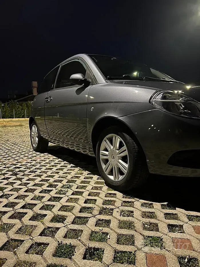 Usata Lancia Ypsilon 60 CV (44 kW) 2008 Utilitaria