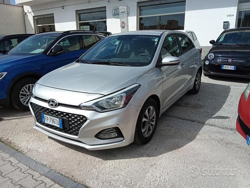 Usata Hyundai i20 75 CV (55 kW) 2018 Grigio Utilitaria