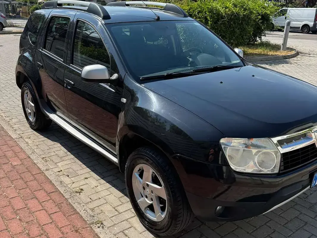 Usata Dacia Duster Lauréate 105 CV (77 kW) 2012 Nero SUV