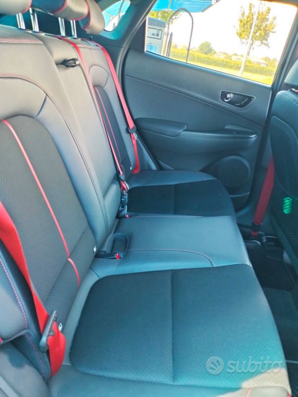 Usata Hyundai Kona 120 CV (88 kW) 2020 Grigio SUV