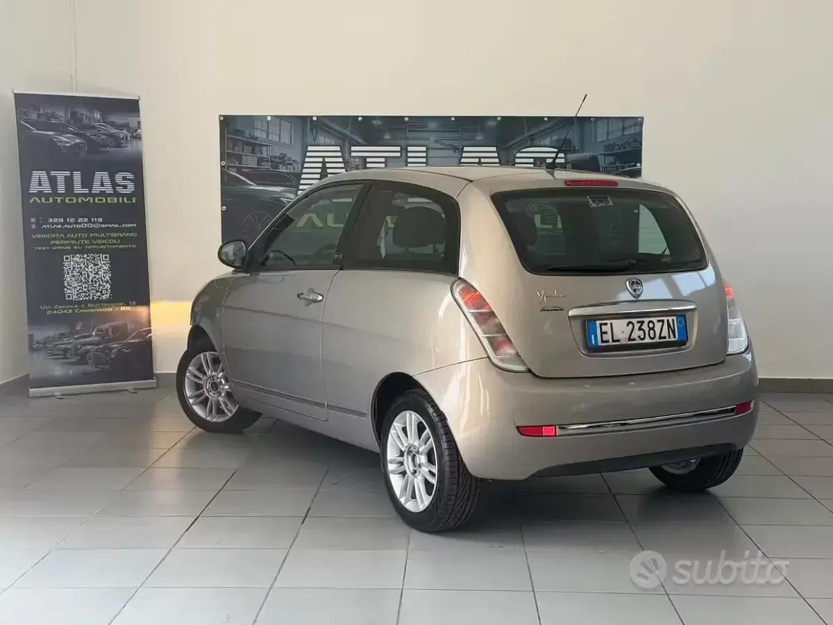 Usata Lancia Ypsilon 69 CV (50 kW) 2012 Beige Utilitaria