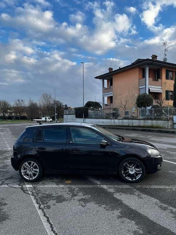 Usata VW Golf VII Highline 105 CV (77 kW) 2012 Berlina