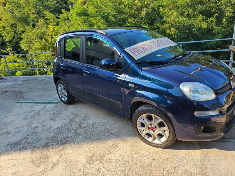 Usata Fiat Panda Lounge 69 CV (50 kW) 2018 Blu Utilitaria