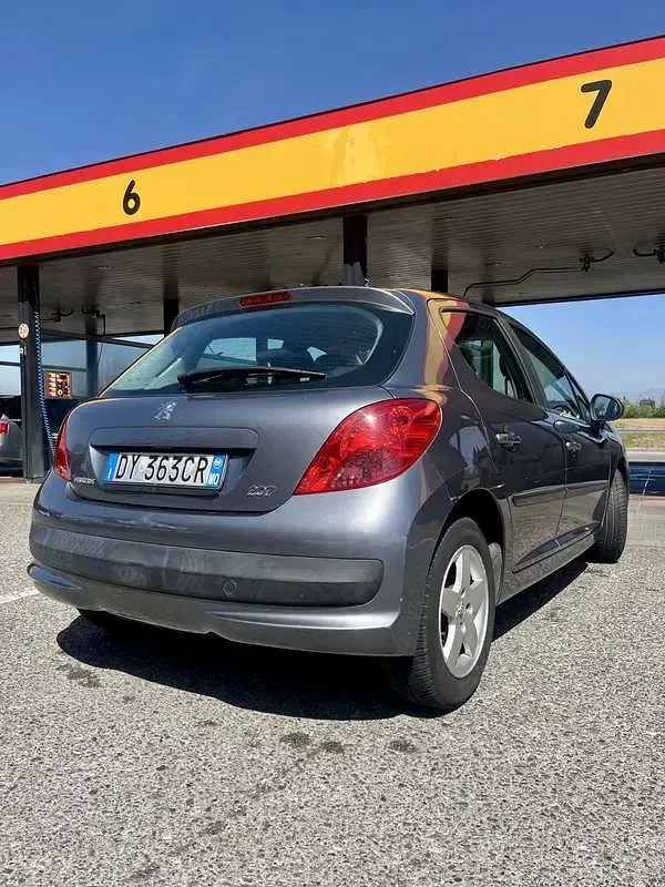 Usata Peugeot 207 73 CV (53 kW) 2009 Berlina
