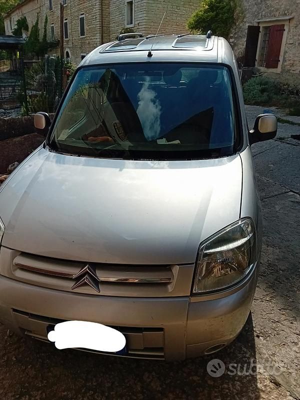 Grigio Usata 2004 Citroën Berlingo Monovolume | 500 € - Immagine 1/4