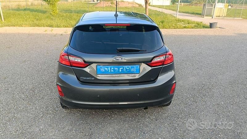 Usata Ford Fiesta 75 CV (55 kW) 2023 Grigio Utilitaria