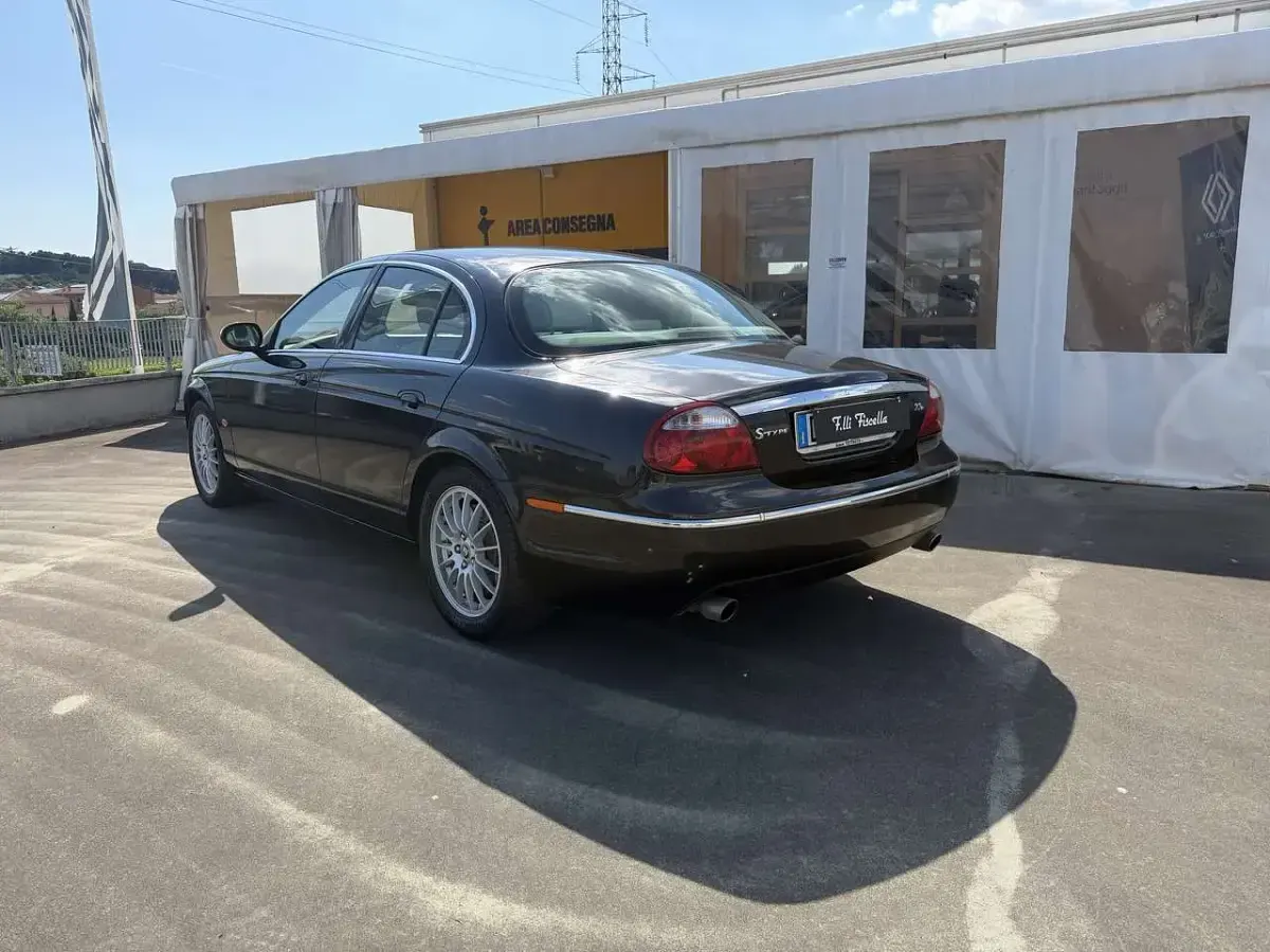 Usata Jaguar S-Type Executive 238 CV (175 kW) 2006 Nero Berlina