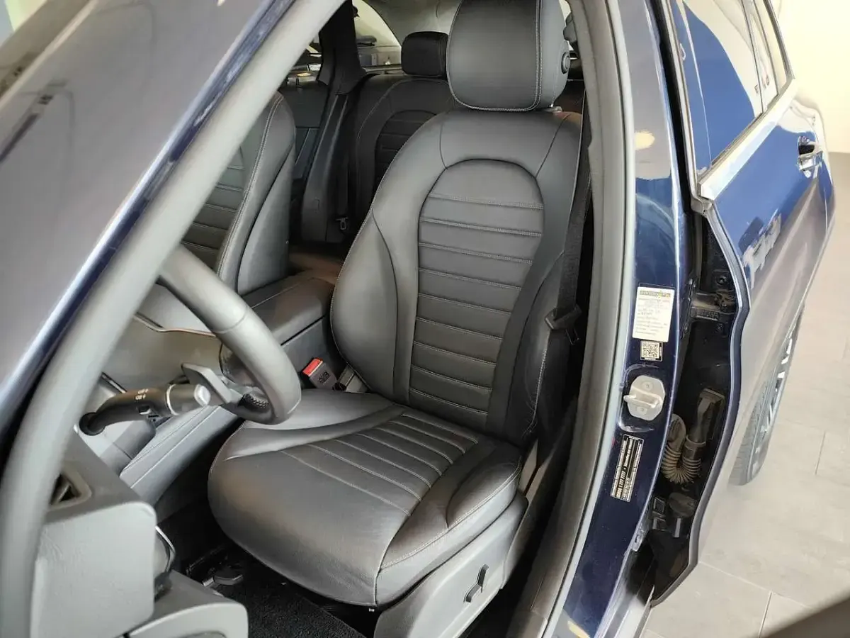 Usata Mercedes GLC300 211 CV (155 kW) 2020 Blu/azzurro SUV