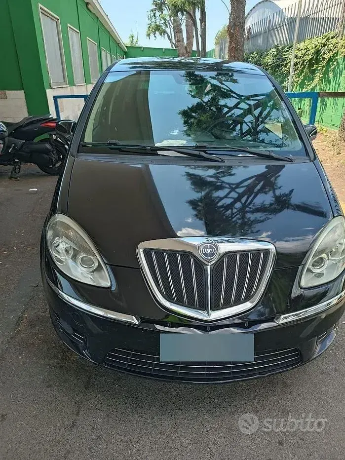 Usata Lancia Musa 95 CV (69 kW) 2012 Nero Monovolume