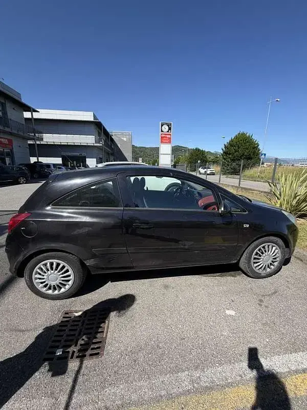 Usata Opel Corsa Club 75 CV (55 kW) 2008 Utilitaria