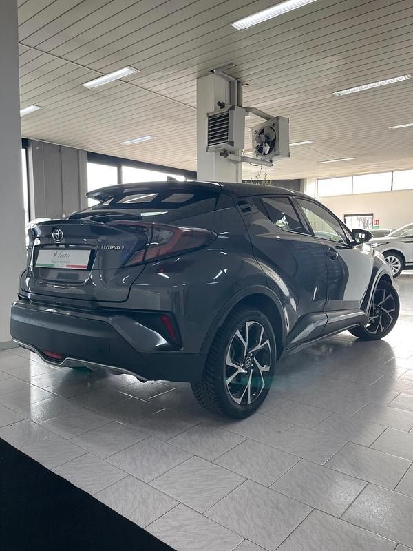 Usata Toyota C-HR Style 122 CV (89 kW) 2019 Grigio SUV