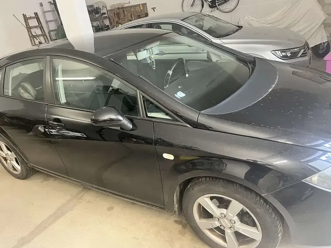 Usata Seat Leon 90 CV (66 kW) 2007 Nero Utilitaria