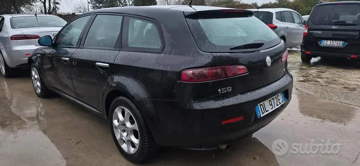 Second-hand Alfa Romeo 159 150 CP (110 kW) 2007 Negru Break