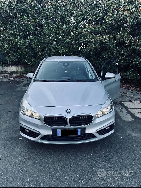 Grigio Usata 2015 BMW 218 Luxury Line Station wagon | 10.000 € (Buon prezzo) - Immagine 1/4