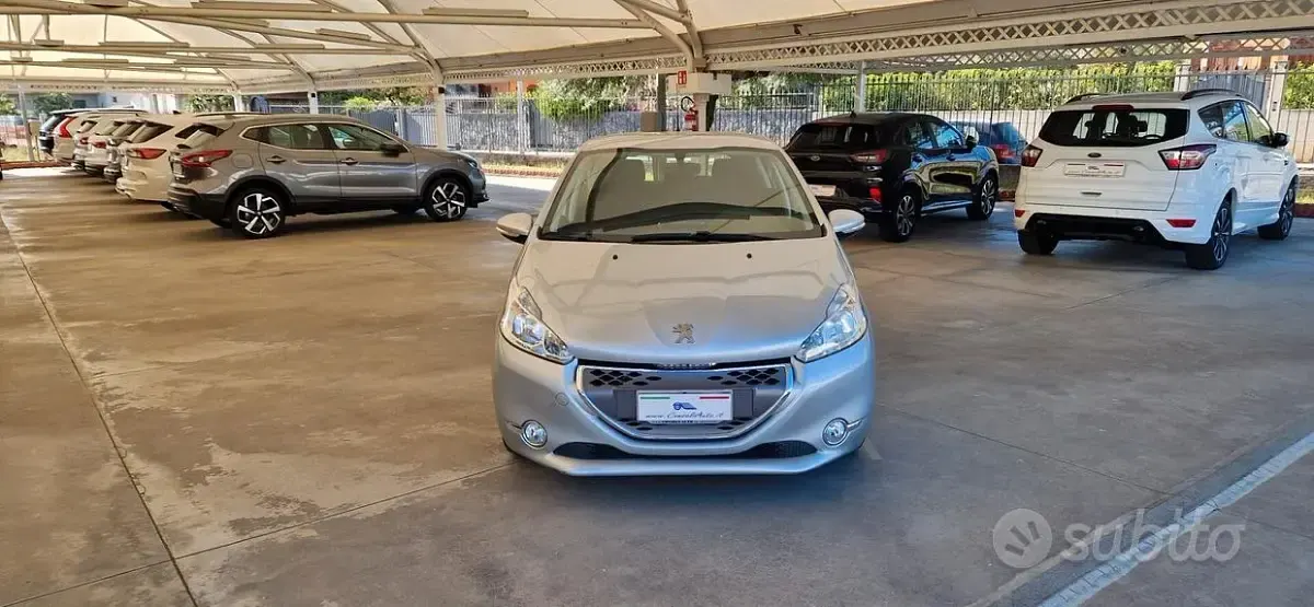 Usata Peugeot 208 68 CV (50 kW) 2012 Grigio Utilitaria