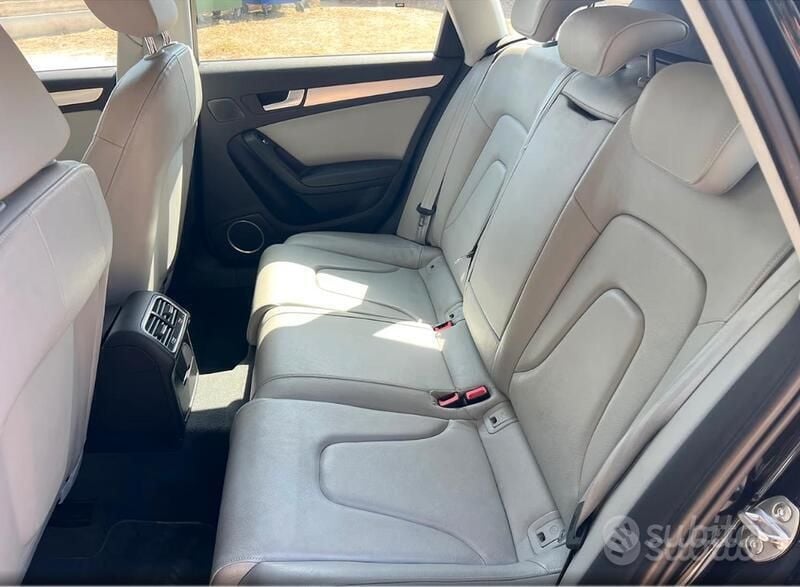 Usata Audi A4 Allroad Business 190 CV (139 kW) 2015 Blu Station wagon