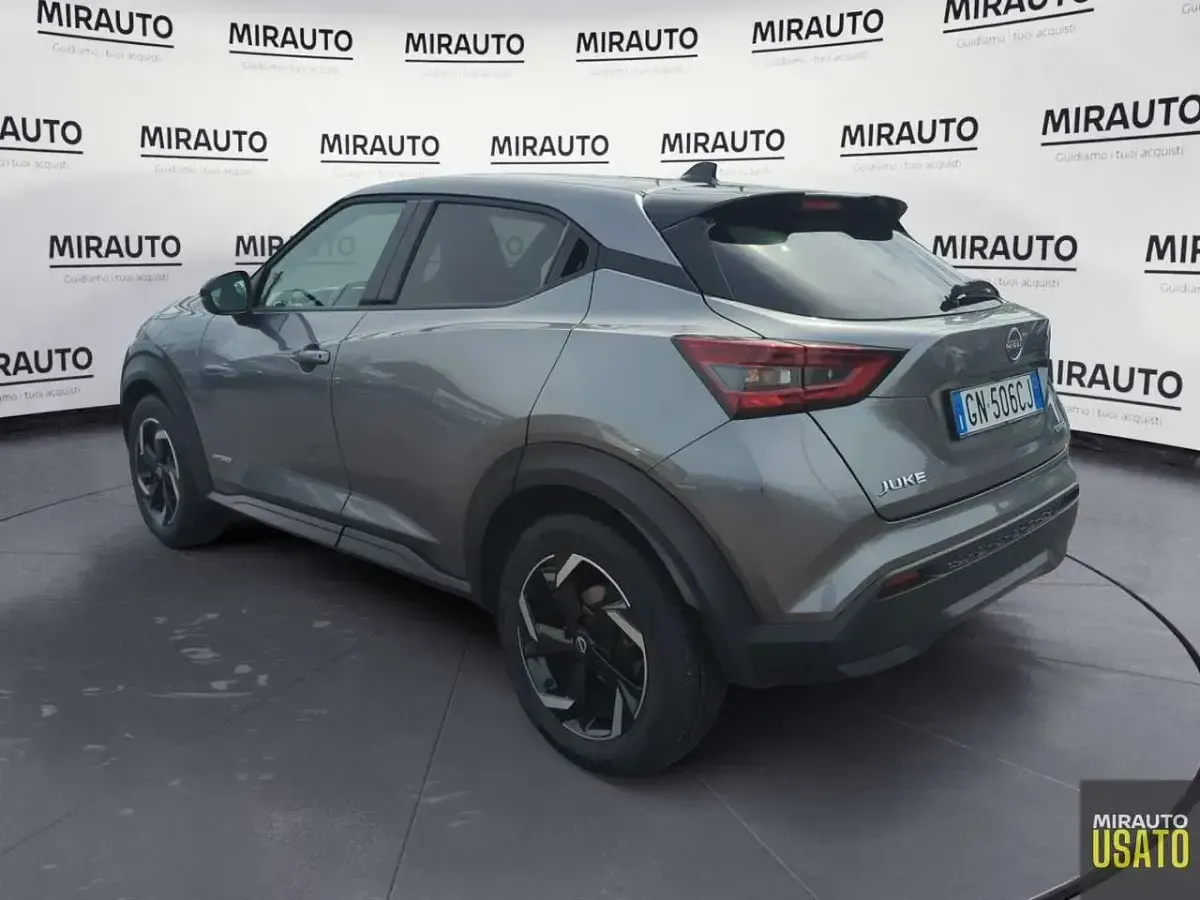 Używany Nissan Juke N-Connecta 143 KM (105 kW) 2023 Szary SUV