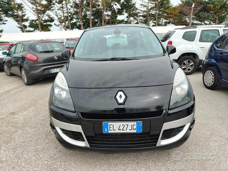 Usata Renault Scénic III XMOD 110 CV (80 kW) 2012 Nero Monovolume