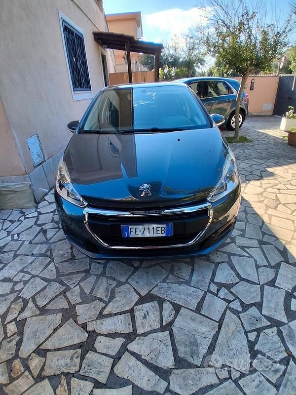 Usata Peugeot 208 75 CV (55 kW) 2016 Grigio Utilitaria