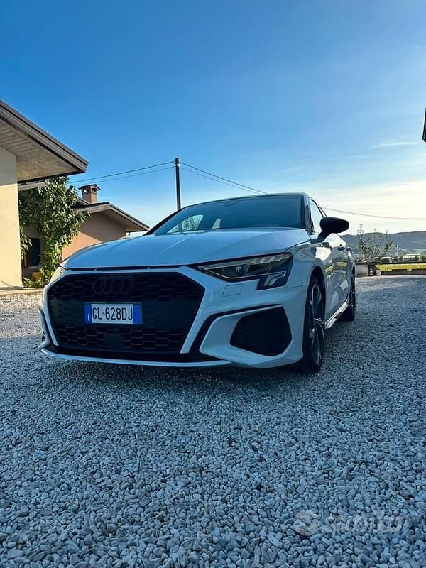 Usata Audi A3 S-Line 150 CV (110 kW) 2022 Bianco Monovolume